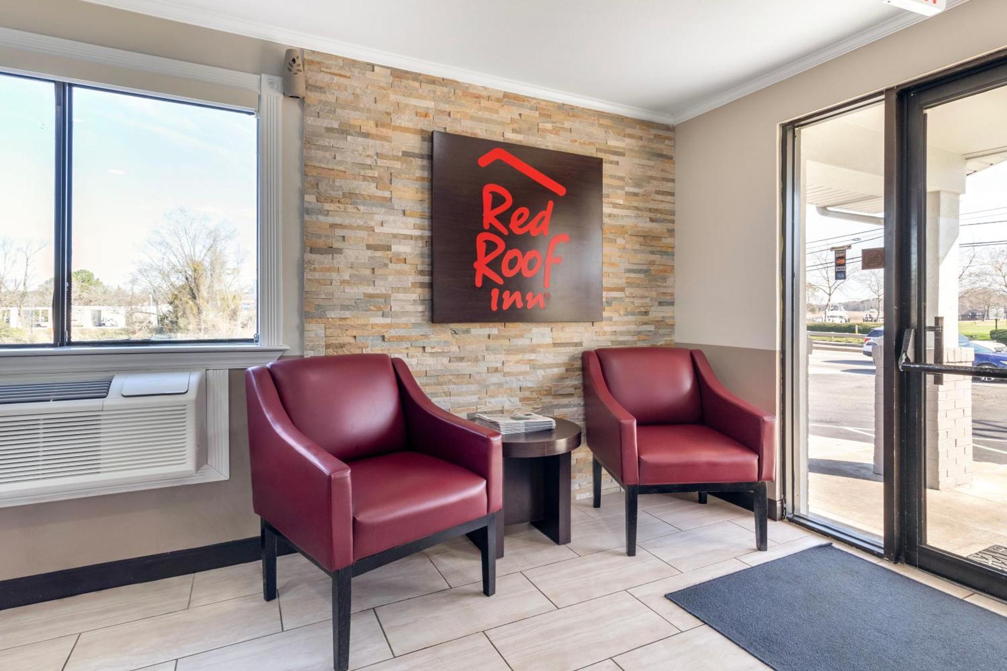 Red Roof Inn Suffolk Exterior photo